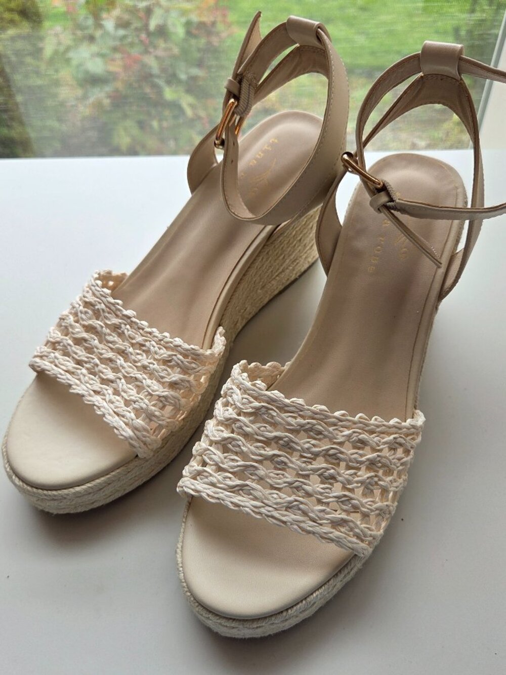 Tina Rose Magda Espadrille Wedge Heels Size 8.5 Cream Ivory Woven Ankle Strap